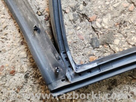 ФОТО Уплотнительная резинка задняя правая для Hyundai Tucson III TL (15-21) Київ