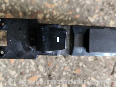 ФОТО Кнопка стеклоподъемника задняя правая для Hyundai Tucson III TL (15-21) Київ