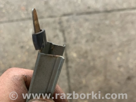 ФОТО Направляющая стекла передняя правая для Subaru Tribeca B9 (05-08) Київ