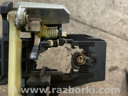 ФОТО Кронштейн ручки дверной задний правый для Subaru Tribeca B9 (05-08) Київ