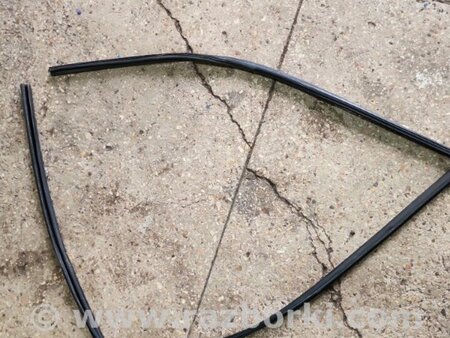 ФОТО Направляющая стекла передняя правая для Subaru Tribeca B9 (05-08) Київ