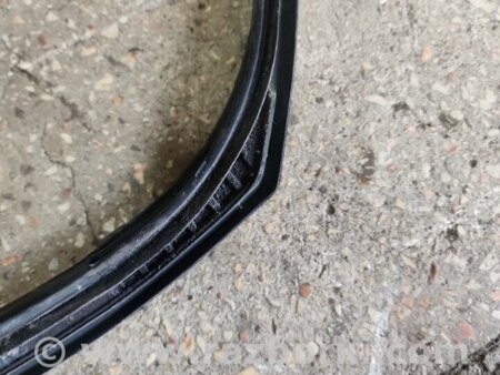 ФОТО Уплотнительная резинка передняя правая для Subaru Tribeca B9 (05-08) Київ