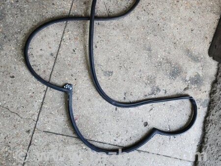 ФОТО Уплотнительная резинка задняя правая для Subaru Tribeca B9 (05-08) Київ