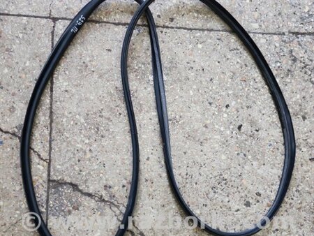 ФОТО Уплотнительная резинка передняя левая для Audi (Ауди) A6 C7 4G (11-18) Київ