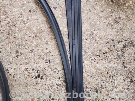 ФОТО Уплотнительная резинка задняя правая для Subaru Outback V BS (14-21) Київ