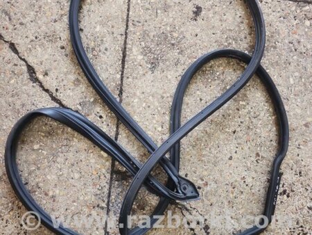 ФОТО Уплотнительная резинка передняя правая для Subaru Outback V BS (14-21) Київ