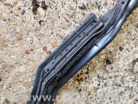 ФОТО Уплотнительная резинка передняя правая для Subaru Outback V BS (14-21) Київ