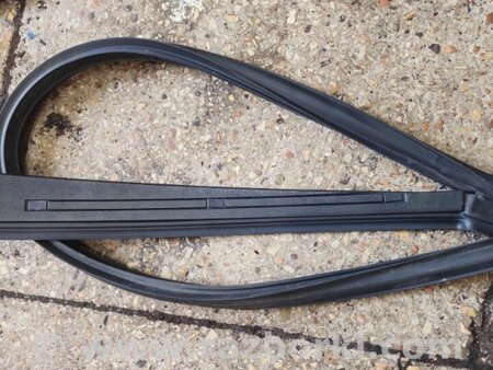 ФОТО Уплотнительная резинка задняя левая для Subaru Outback V BS (14-21) Київ