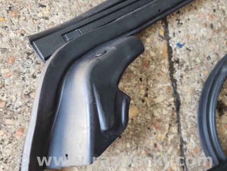 ФОТО Уплотнительная резинка задняя левая для Subaru Outback V BS (14-21) Київ