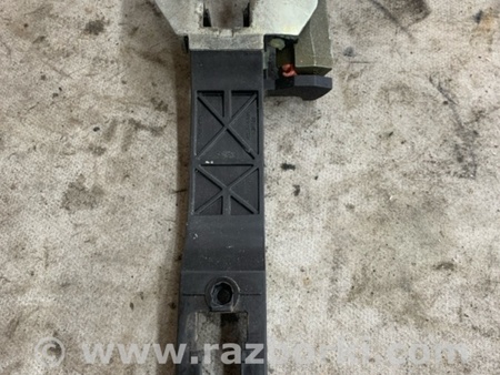 ФОТО Кронштейн ручки дверной передний правый для Subaru Tribeca B9 (05-08) Київ