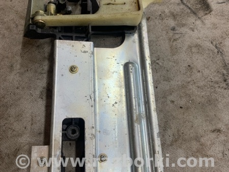ФОТО Кронштейн ручки дверной задний правый для Subaru Tribeca B9 (05-08) Київ