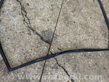 ФОТО Направляющая стекла задняя правая для Subaru Tribeca B9 (05-08) Київ