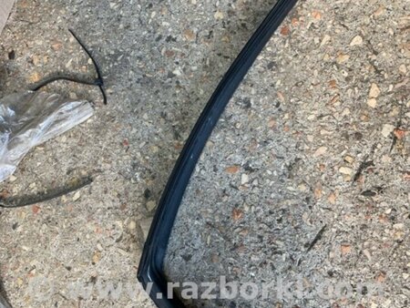 ФОТО Направляющая стекла передняя левая для Hyundai ix35 I LM/EL Tucson (10-17) Київ