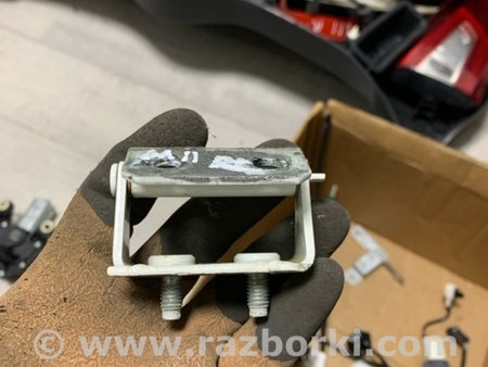 ФОТО Петля багажника задняя левая для Nissan Qashqai/Roque Sport J11 (13-21) Київ