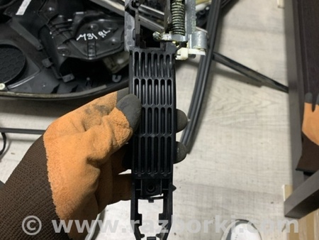 ФОТО Кронштейн ручки дверной задний левый для Mazda 6 GL рестайл 1,2 (15-26) Київ