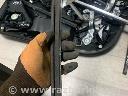 ФОТО Направляющая стекла передняя левая для Nissan Qashqai/Roque Sport J11 (13-21) Київ