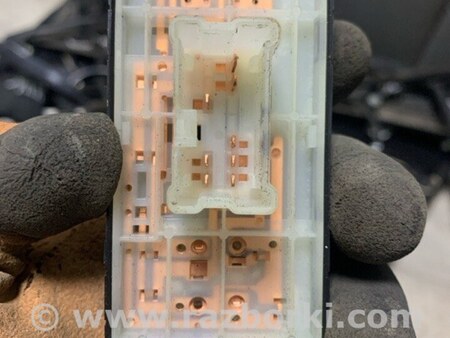 ФОТО Кнопка передняя левая для Nissan Qashqai/Roque Sport J11 (13-21) Київ