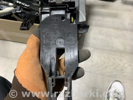 ФОТО Кронштейн ручки дверной задний правый для Nissan Qashqai/Roque Sport J11 (13-21) Київ