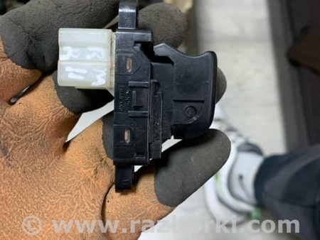 ФОТО Кнопка задняя правая для Nissan Qashqai/Roque Sport J11 (13-21) Київ