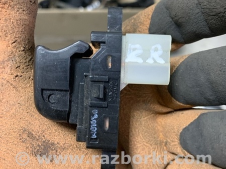 ФОТО Кнопка задняя правая для Nissan Qashqai/Roque Sport J11 (13-21) Київ