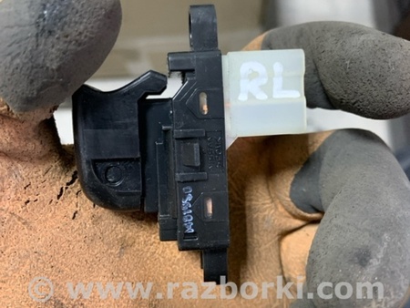 ФОТО Кнопка задняя левая для Nissan Qashqai/Roque Sport J11 (13-21) Київ