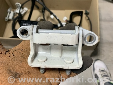 ФОТО Петля двери задняя правая для Nissan Qashqai/Roque Sport J11 (13-21) Київ