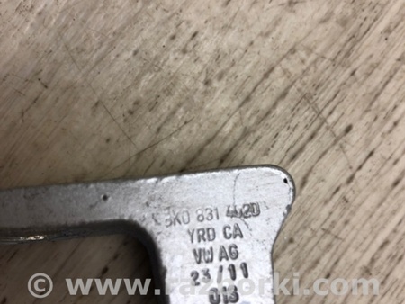 ФОТО Петля двери верхняя для Volkswagen Jetta USA (10-17) Киев