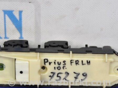 ФОТО Блок управления стеклоподъемником для Toyota Prius 30 (09-17) Киев