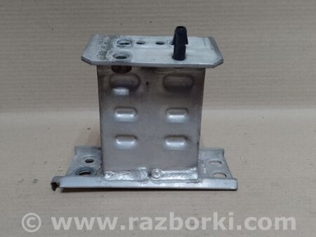 ФОТО Кронштейн усилителя переднего бампера для Toyota Prius 30 (09-17) Киев