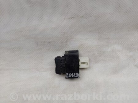 ФОТО Кнопка центрального замка для Toyota Prius 30 (09-17) Киев