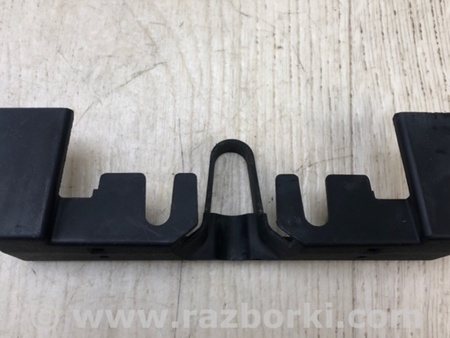 ФОТО Накладка замка капота для Mazda 3 BM/BN (2013-2019) (III) Киев