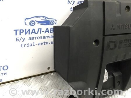 ФОТО Декоративна кришка ДВЗ для Mitsubishi Pajero Wagon Киев