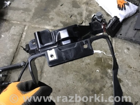 ФОТО Кронштейн кузова для Mazda 3 IV BP (2019-) Київ