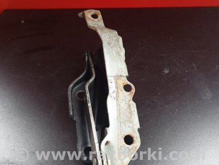 ФОТО Петля капота передняя правая для Subaru Outback Киев