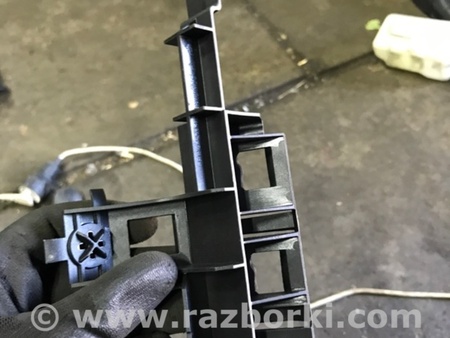 ФОТО Кронштейн кузова для Porsche Macan I 95B +FL (13-18) Київ