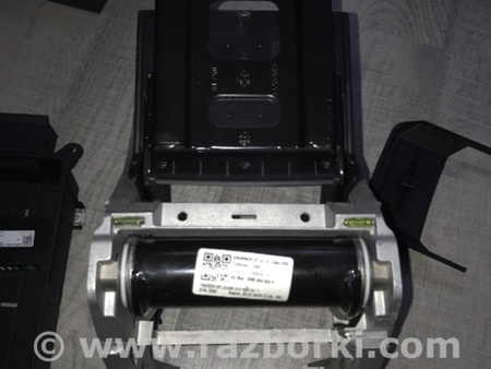 ФОТО Держатель для подлокотника для Audi (Ауди) A4 V B9 - 8W (2015-) Київ