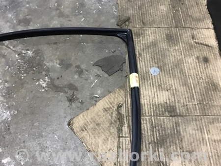 ФОТО Направляющая стекла двери для Subaru Legacy VI BN (14-19) Київ
