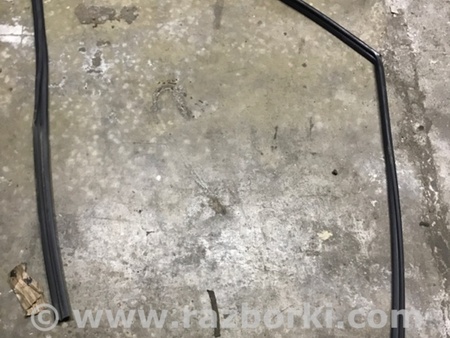 ФОТО Уплотнитель стекла двери для Subaru Legacy VI BN (14-19) Київ