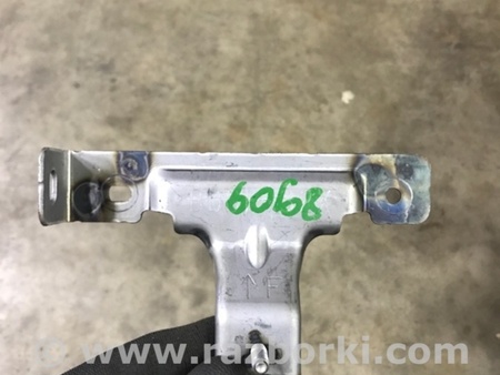 ФОТО Кронштейн кузова для Mazda 3 IV BP (2019-) Київ