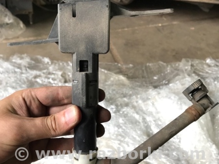 ФОТО Форсунка омывателя фар передняя правая для Subaru Forester SG Киев