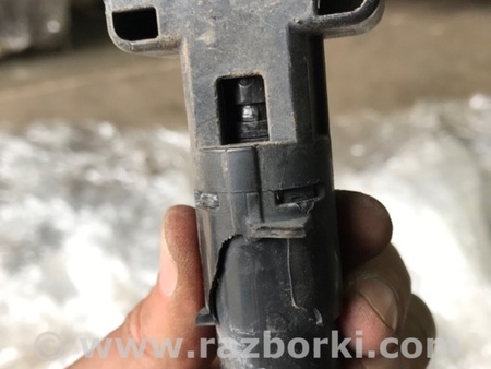 ФОТО Форсунка омывателя фар передняя правая для Subaru Forester SG Киев