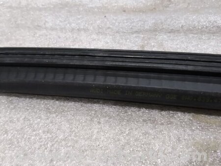 ФОТО Уплотнитель стекла двери для Audi (Ауди) A4 V B9 - 8W (2015-) Київ