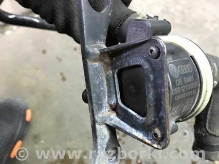 ФОТО Кронштейн для Audi (Ауди) A4 B8 - 8K2, 8K5 (08.2007-11.2015) Киев