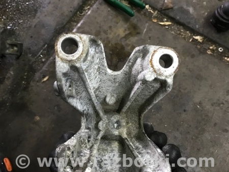 ФОТО Кронштейн левый для Audi (Ауди) A4 B8 - 8K2, 8K5 (08.2007-11.2015) Киев