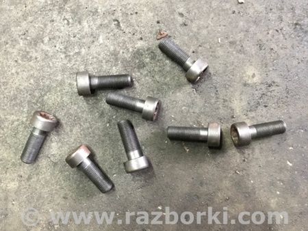 ФОТО Болт для Subaru Forester SG Киев