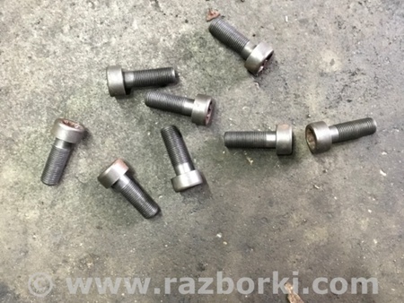 ФОТО Болт для Subaru Forester SG Киев