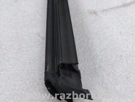 ФОТО Уплотнитель стекла двери для Porsche Cayenne II 958 E2/92A (10-14) Київ