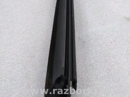 ФОТО Уплотнитель стекла двери для Porsche Cayenne II 958 E2/92A (10-14) Київ