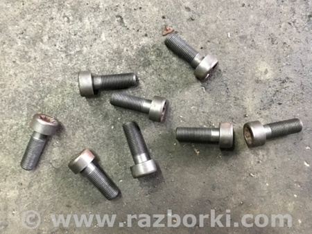 ФОТО Болт для Subaru Forester SG Киев