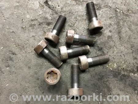 ФОТО Болт для Subaru Legacy (все модели) Киев